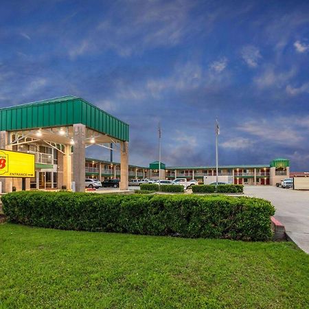 Super 8 By Wyndham Seguin Hotel Exterior foto