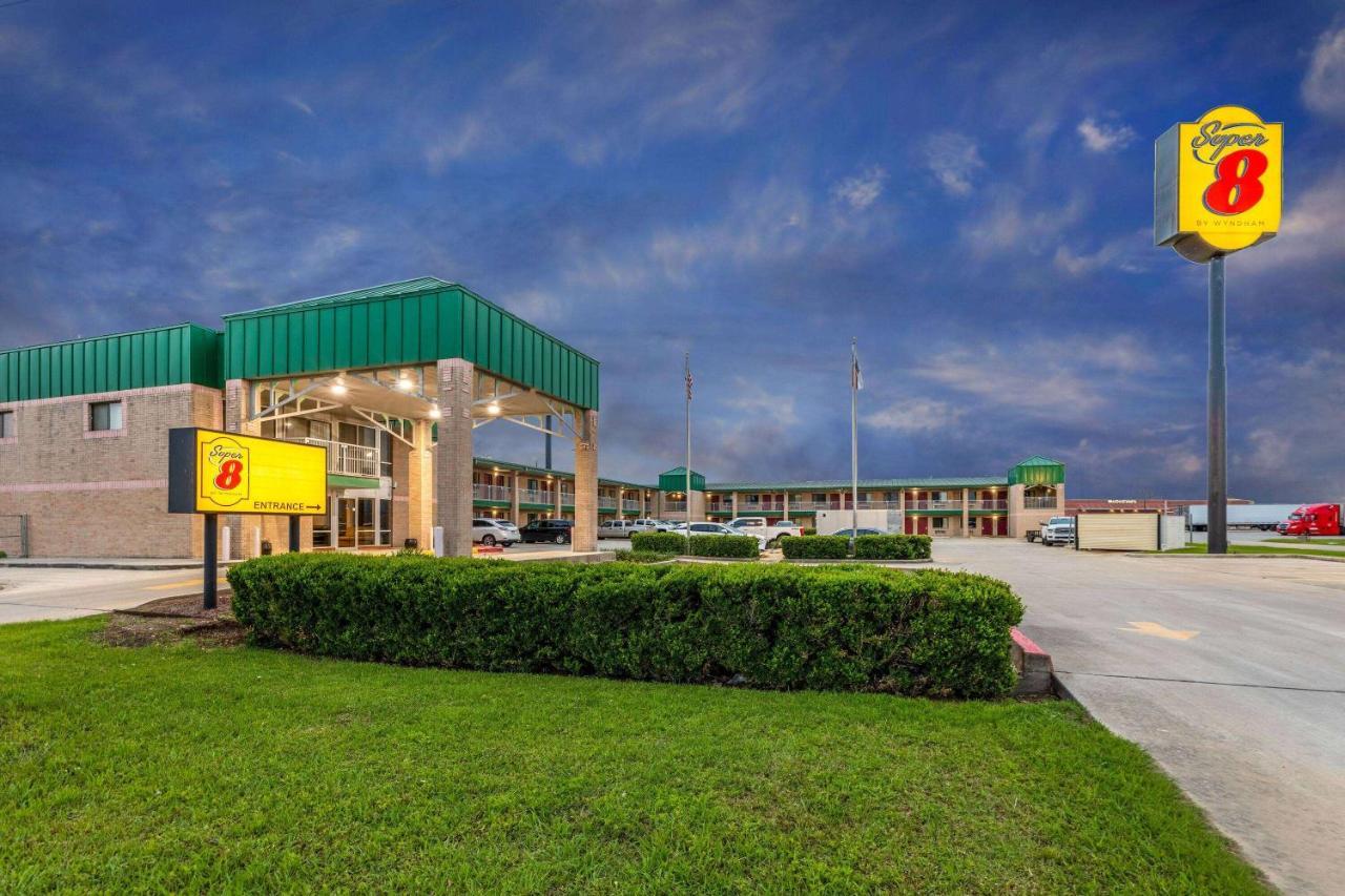 Super 8 By Wyndham Seguin Hotel Exterior foto